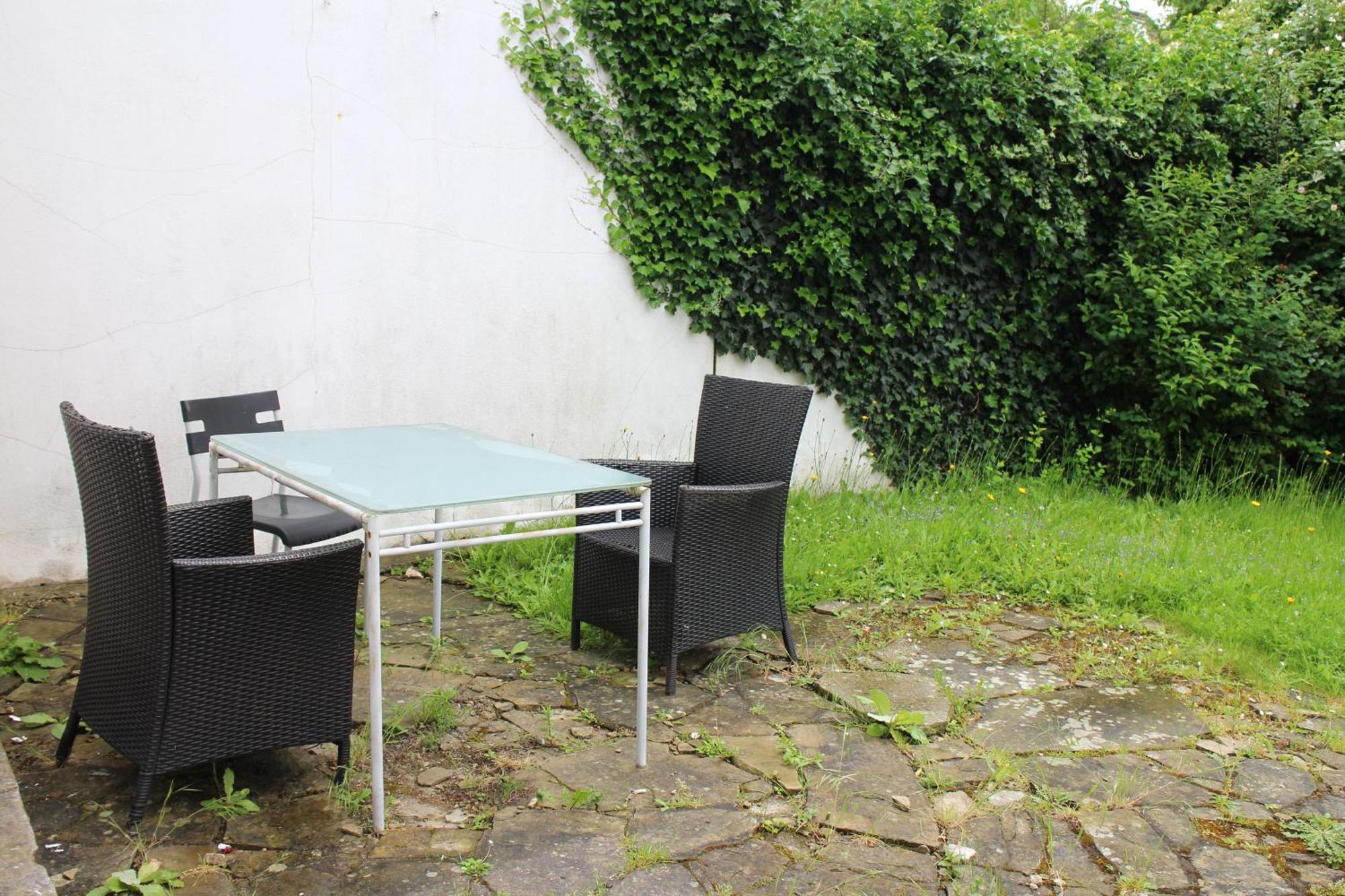 Large Garden Apartment On Golders Green High Road London Exteriör bild